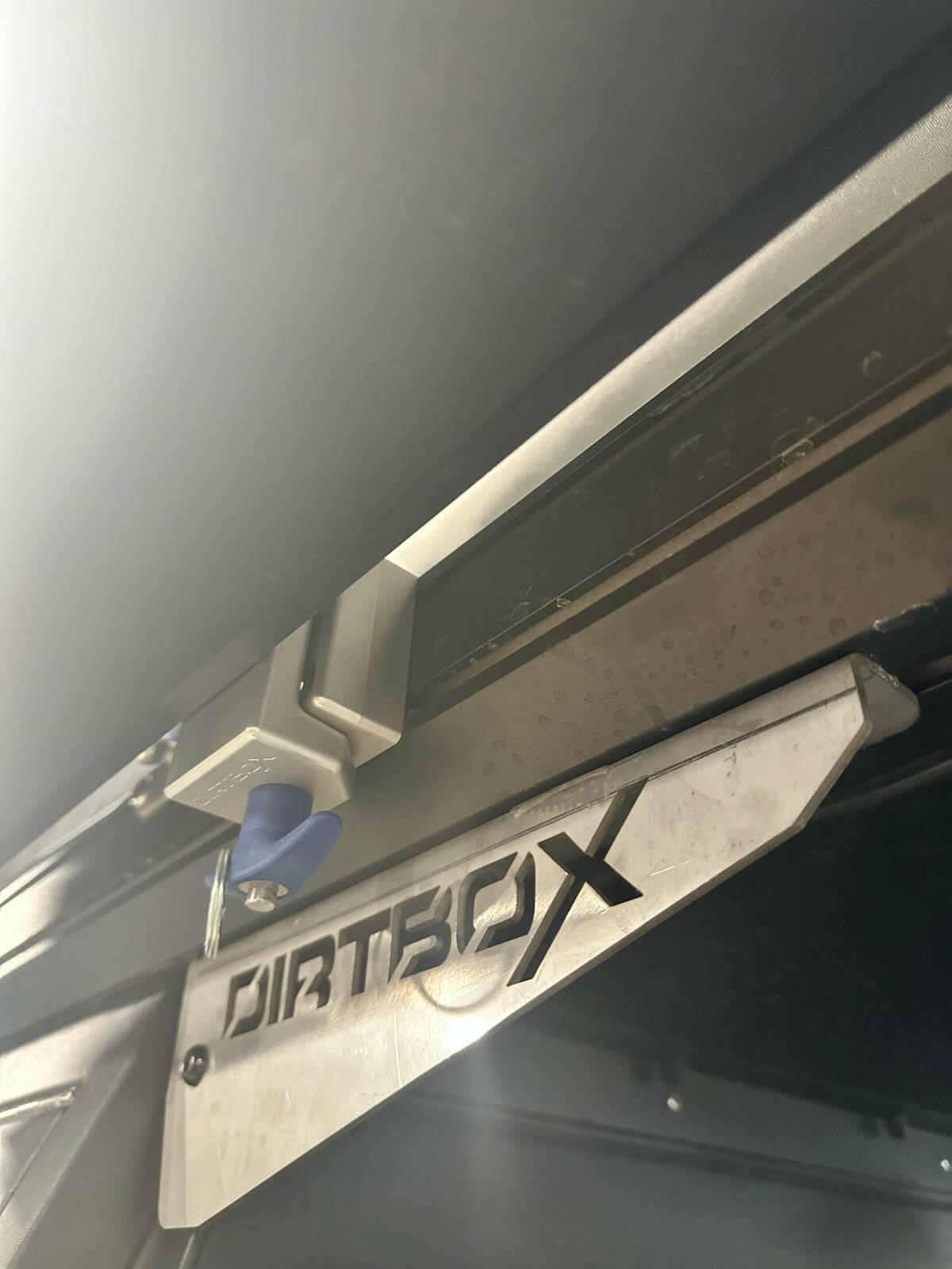 The Chunk Quick Release Bracket Dirtbox Overland