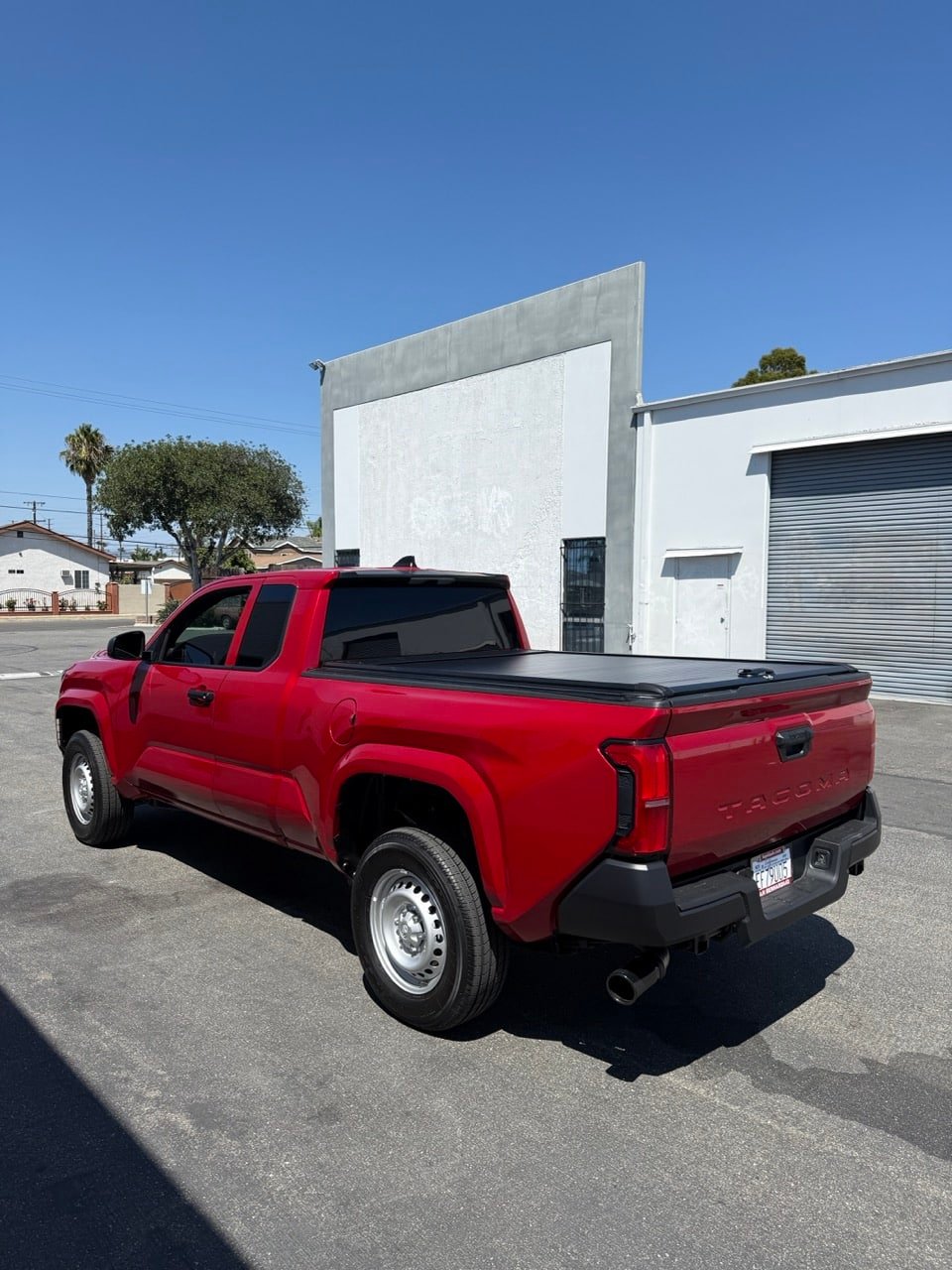 Toyota Tacoma 6ft bed cover side view